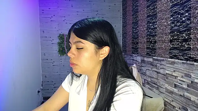 emma petit07 online show from December 19, 8:05 pm