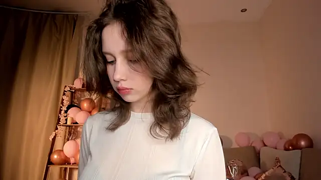 LachelleFrommer online show from February 15, 1:13 am