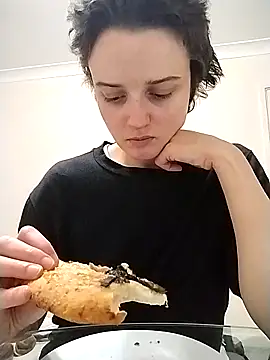 Amy01112 online show from April 19, 7:38 pm