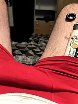 hornymilk87 online show from December 1, 6:57 pm