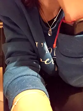 gatitachula93 online show from March 18, 10:35 pm