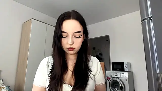 WhiteNoiseJoy online show from December 19, 6:09 am