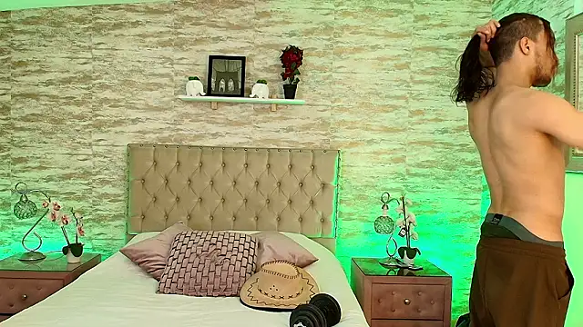 Snapshot of PatrickS25 chatting on February 7, 3:32 am PatrickS25 online show from February 7, 3:32 am