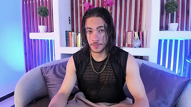 Snapshot of PatrickS25 chatting on February 10, 4:05 am PatrickS25 online show from February 10, 4:05 am