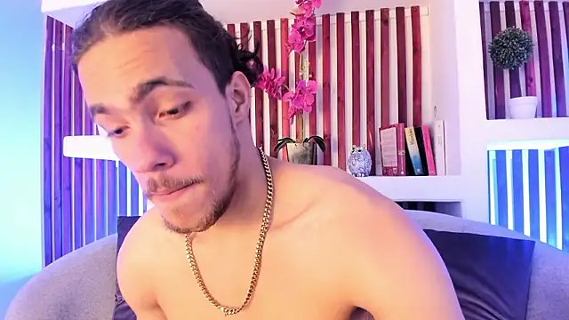 Snapshot of PatrickS25 chatting on February 17, 5:37 am PatrickS25 online show from February 17, 5:37 am