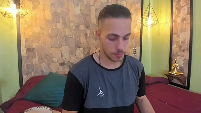 Snapshot of PatrickS25 chatting on February 19, 4:52 am PatrickS25 online show from February 19, 4:52 am