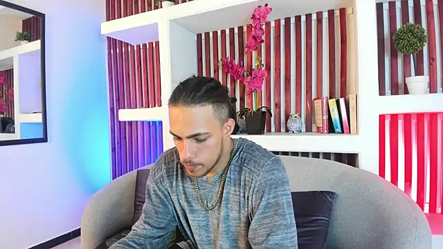 Snapshot of PatrickS25 chatting on February 24, 4:10 am PatrickS25 online show from February 24, 4:10 am