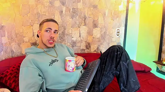 Snapshot of PatrickS25 chatting on February 27, 4:12 am PatrickS25 online show from February 27, 4:12 am