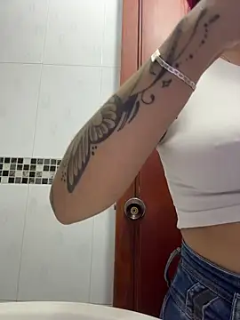 Scarlett firee online show from January 9, 5:04 pm