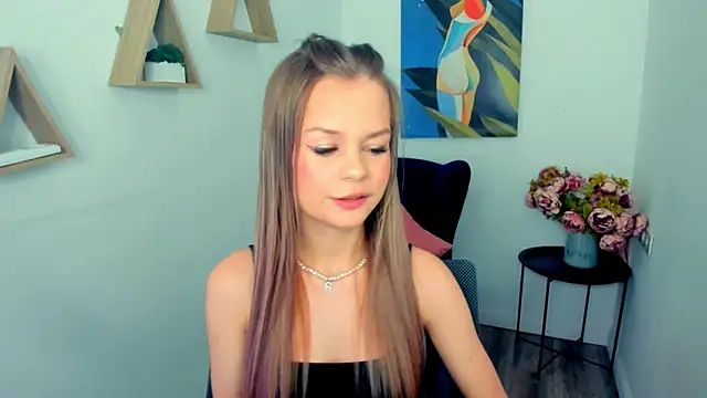 MidnighteAura online show from April 10, 11:04 am