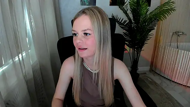 MidnighteAura online show from May 27, 3:47 am