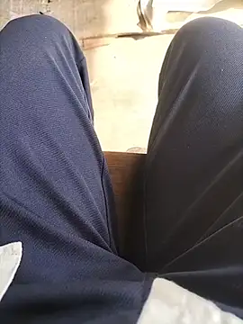 Snapshot of slimmicute chatting on December 20, 7:37 am slimmicute online show from December 20, 7:37 am