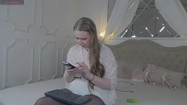 AprilHughes online show from January 12, 6:24 pm