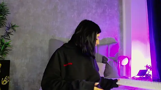 LucyRayy online show from February 25, 7:56 pm