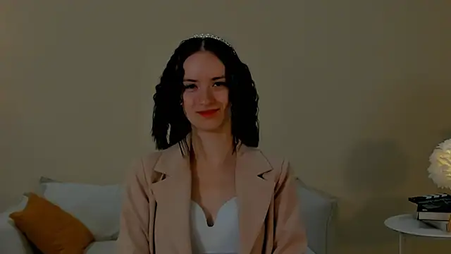 Snapshot of LeonilaNed chatting on December 2, 7:36 am LeonilaNed online show from December 2, 7:36 am