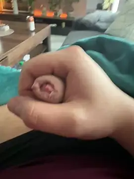 en93000 online show from February 7, 1:04 pm