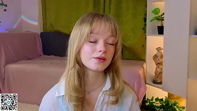 MatthewHoffis online show from April 17, 8:23 pm