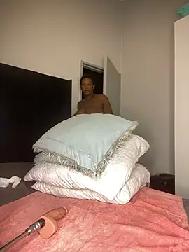 Snapshot of GiantClithpee chatting on February 9, 3:32 am GiantClithpee online show from February 9, 3:32 am