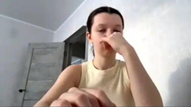 EllieBerrie online show from December 14, 9:47 am