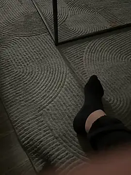 Snapshot of suprise4321 chatting on December 16, 2:16 am suprise4321 online show from December 16, 2:16 am