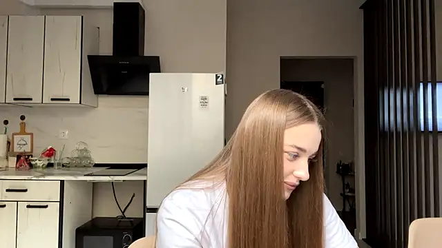 Adelle Love online show from December 2, 9:25 am