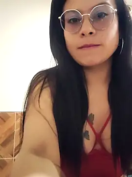 Snapshot of Laura_Daza1 chatting on December 2, 2:39 am Laura Daza1 online show from December 2, 2:39 am