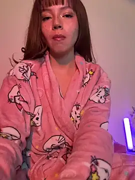 Snapshot of valery_blossom chatting on December 2, 1:33 am valery blossom online show from December 2, 1:33 am