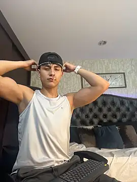 Lander Cruz online show from April 14, 8:26 pm