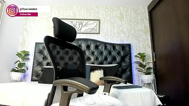 Lander Cruz online show from April 17, 8:34 pm