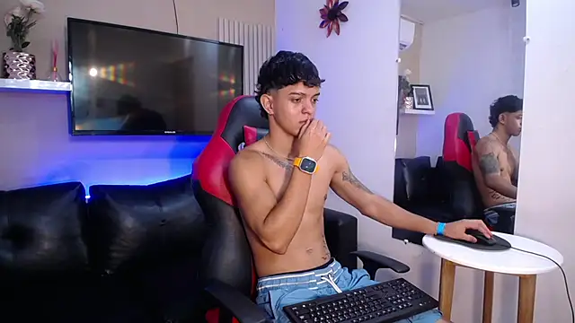 noah cole  online show from December 19, 12:17 am