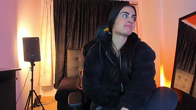 liaa herrera online show from December 3, 10:24 am