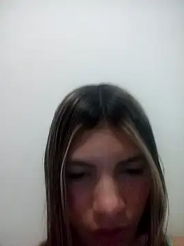 Snapshot of Sweetprouble_17 chatting on December 13, 10:15 pm Sweetprouble 17 online show from December 13, 10:15 pm