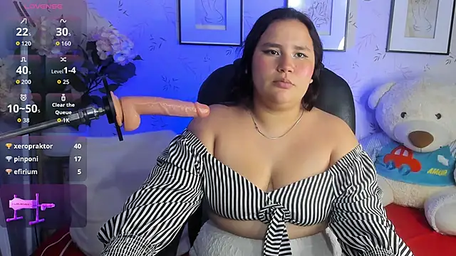 lucyylinnn online show from December 3, 5:26 am