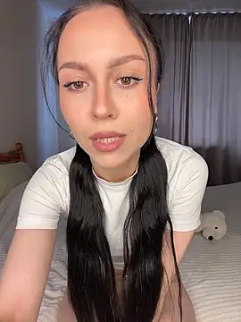 MonicaMercer online show from April 7, 8:04 am