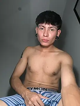 Snapshot of dick_tatan chatting on December 4, 8:45 am dick tatan online show from December 4, 8:45 am