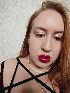 ElonaFox online show from December 3, 5:33 pm