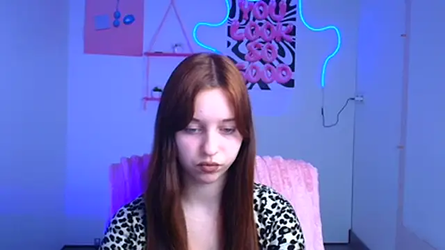 Lilu May online show from December 5, 7:10 pm