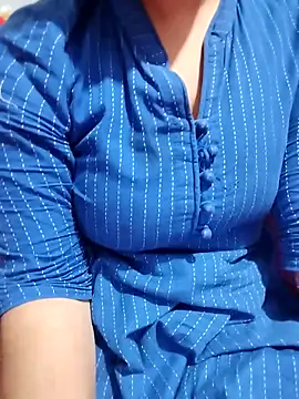 hottyrose69 online show from March 28, 4:45 am