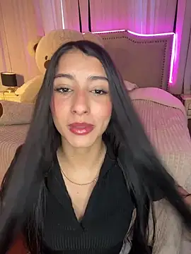 lya  brown online show from April 9, 11:04 am