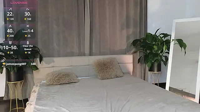 LunaKirby online show from January 18, 1:59 pm