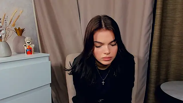 Snapshot of CIaritaJowers chatting on December 4, 1:20 pm CIaritaJowers online show from December 4, 1:20 pm