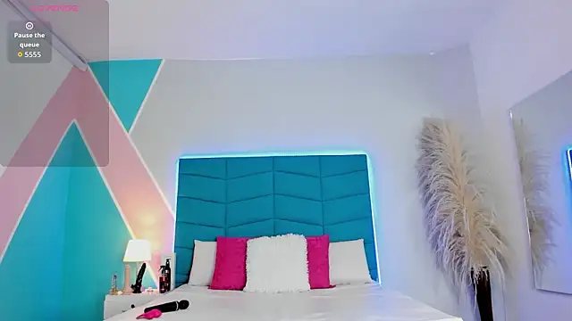  victoria collins  online show from February 13, 7:54 pm