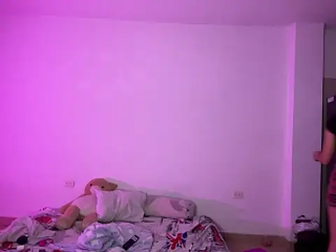 Snapshot of Anne_Wyntheris chatting on December 19, 1:56 am Anne Wyntheris online show from December 19, 1:56 am