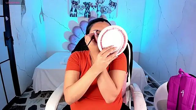 melodysnow  online show from December 20, 1:18 pm