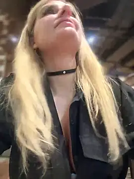 Betsy online show from December 18, 1:45 pm