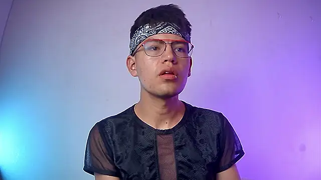 nicolatinboy online show from February 28, 9:05 pm