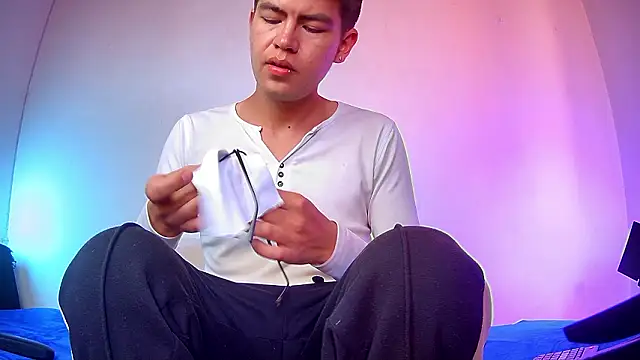 nicolatinboy online show from March 20, 9:08 pm