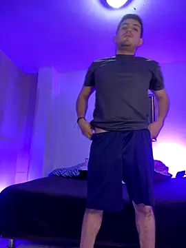 williamsmiiths16 online show from December 19, 4:03 pm