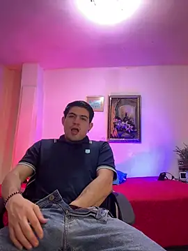 williamsmiiths16 online show from February 25, 12:26 pm