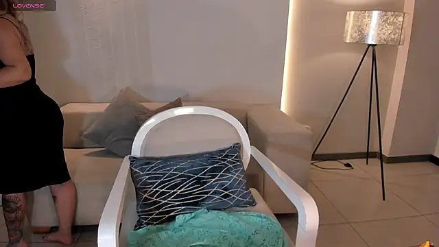 Snapshot of MadisonKane chatting on November 6, 11:11 am MadisonKane online show from November 6, 11:11 am